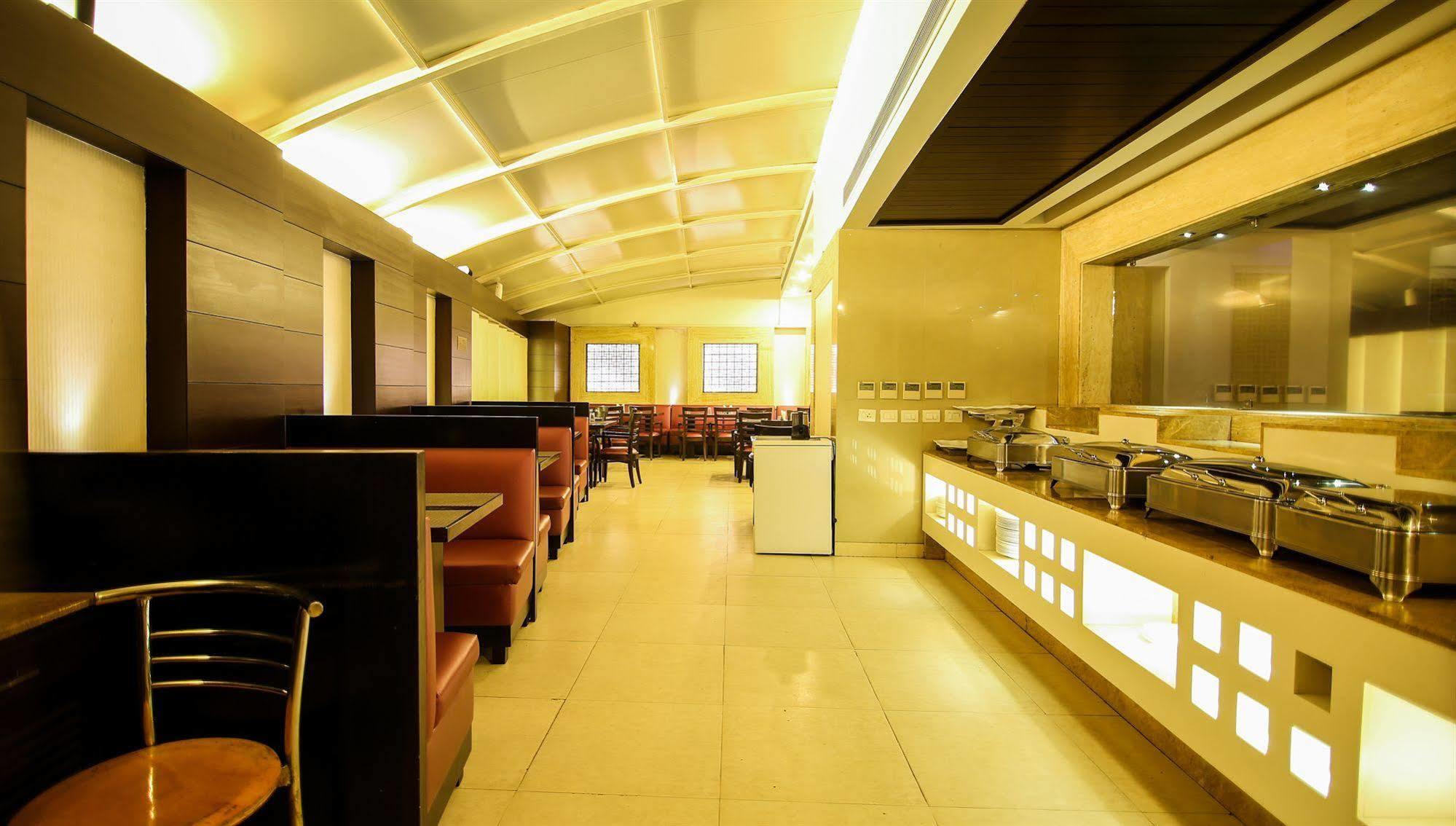 The Prime Balaji Deluxe At New Delhi Railway Station - Free Airport Pickup Hotel Buitenkant foto
