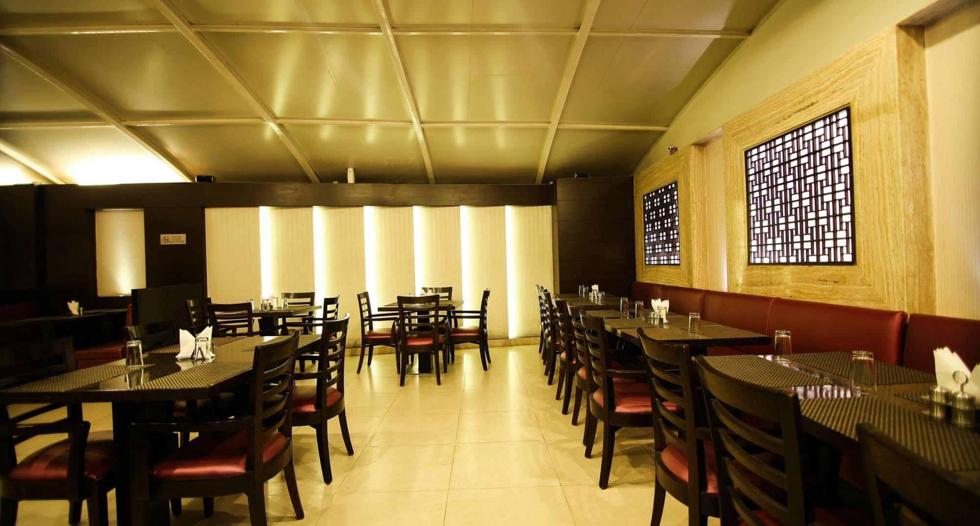 The Prime Balaji Deluxe At New Delhi Railway Station - Free Airport Pickup Hotel Buitenkant foto