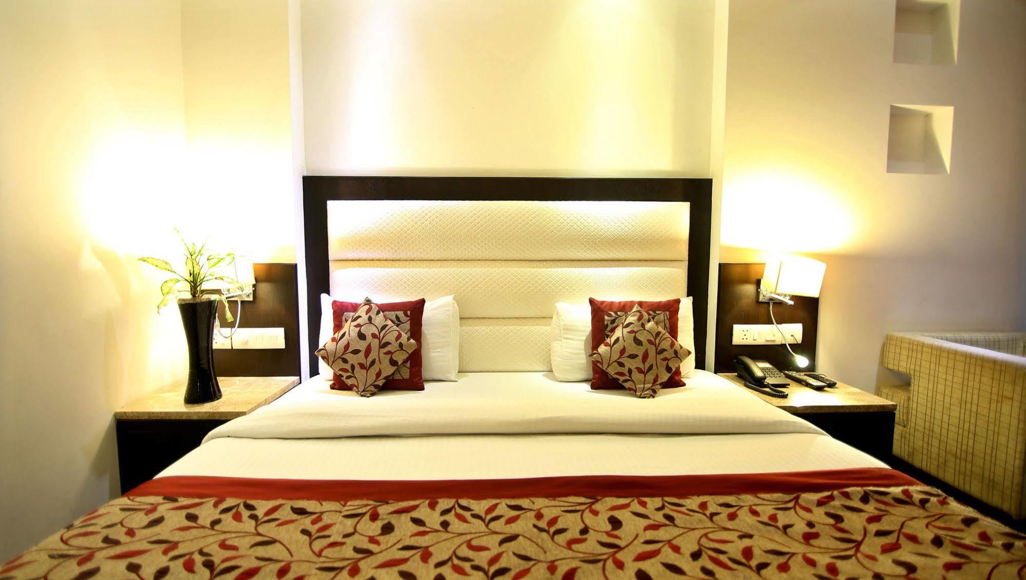 The Prime Balaji Deluxe At New Delhi Railway Station - Free Airport Pickup Hotel Buitenkant foto