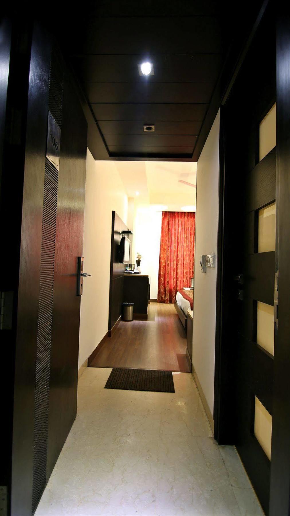 The Prime Balaji Deluxe At New Delhi Railway Station - Free Airport Pickup Hotel Buitenkant foto