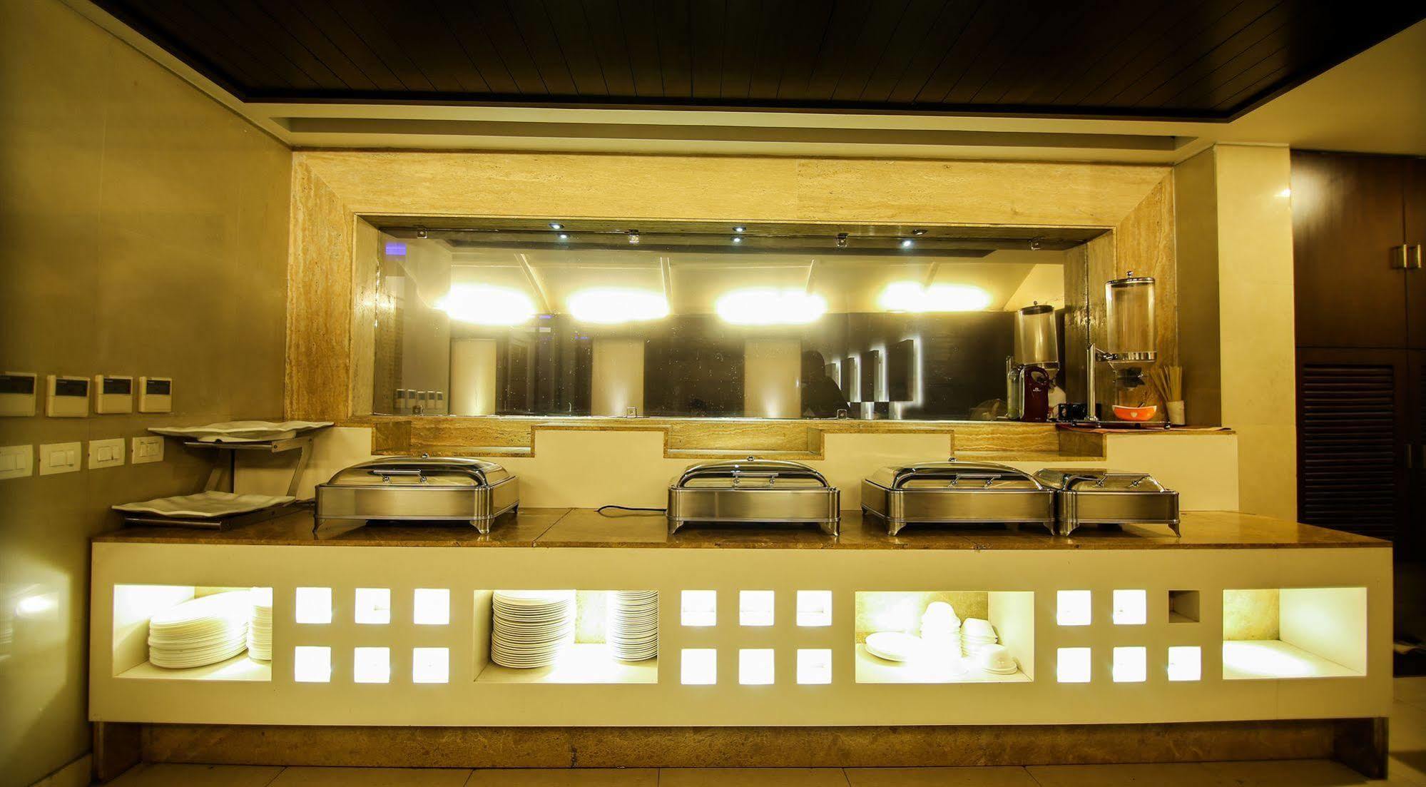The Prime Balaji Deluxe At New Delhi Railway Station - Free Airport Pickup Hotel Buitenkant foto