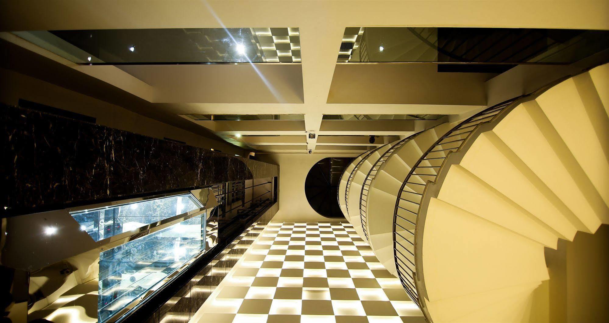 The Prime Balaji Deluxe At New Delhi Railway Station - Free Airport Pickup Hotel Buitenkant foto